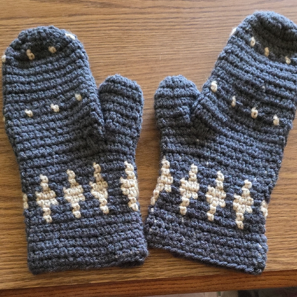 Cozy Knit Mittens in Gray and Cream
